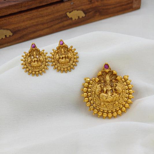 Vintage nakshi pendant