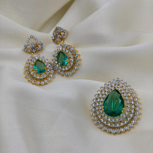 Mint diamond pendant set