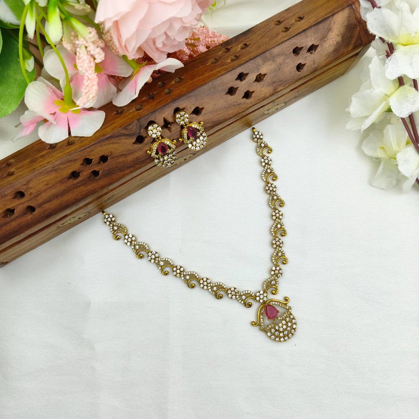 Modern Shine Necklace