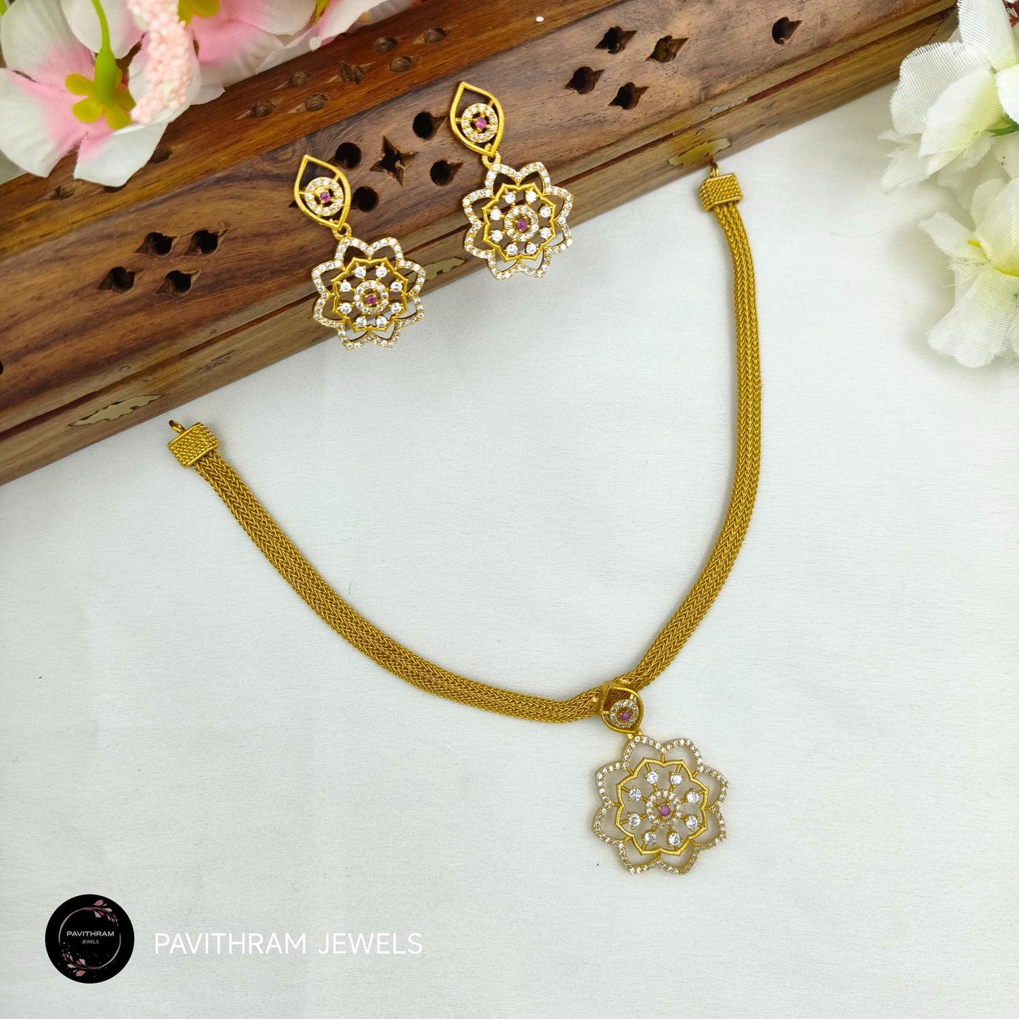 Flower Attiga Necklace