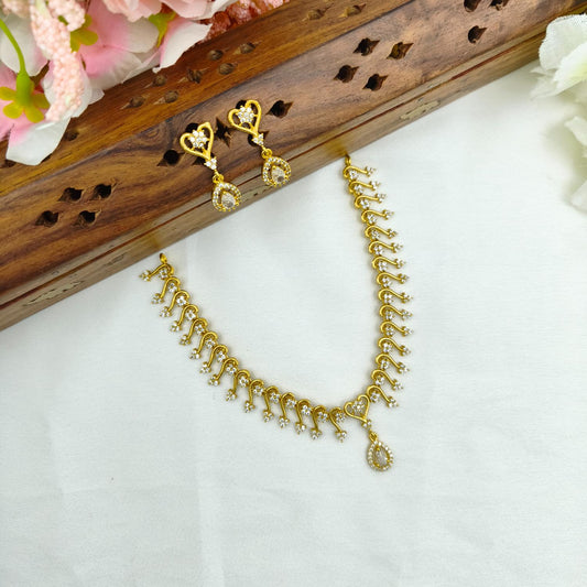 Minimal Glow Necklace