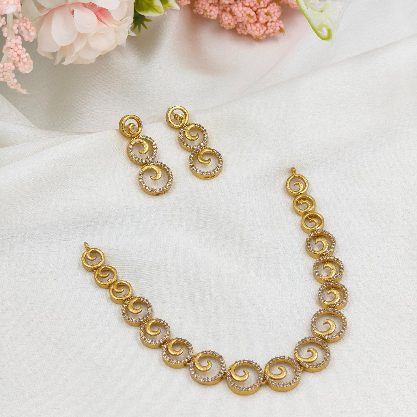 Spiral diamond necklace