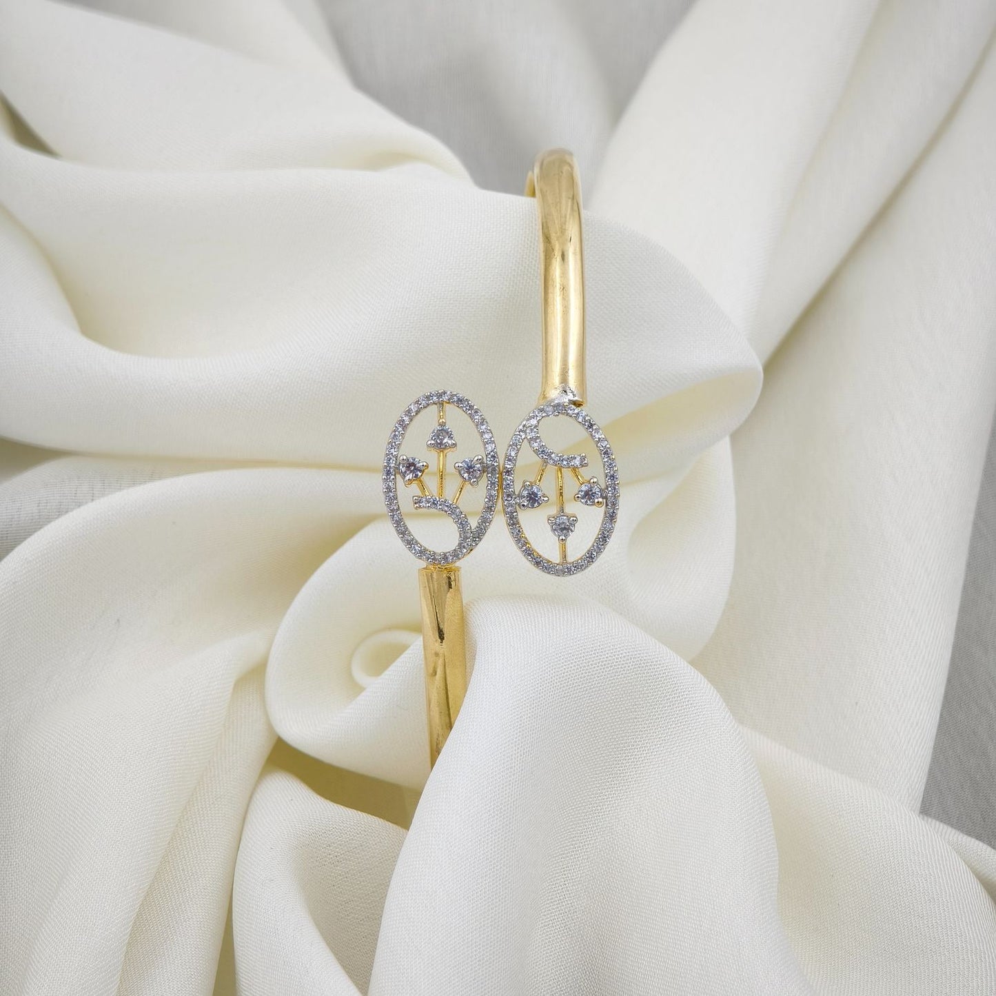 Diamond oval adjustable