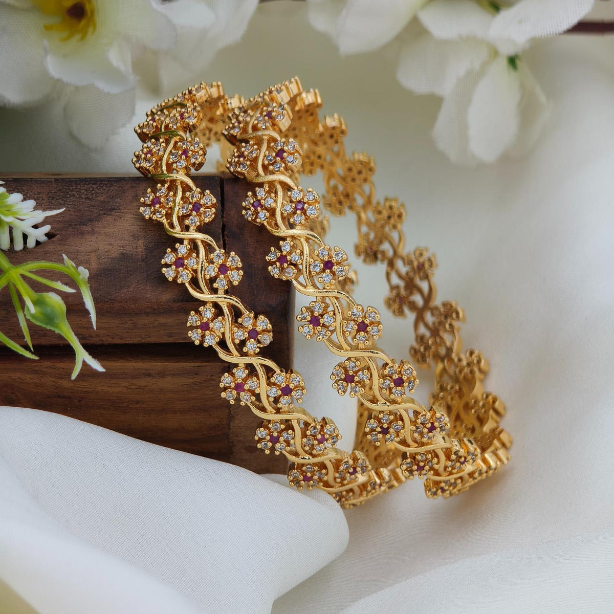 Meera diamond Bangle