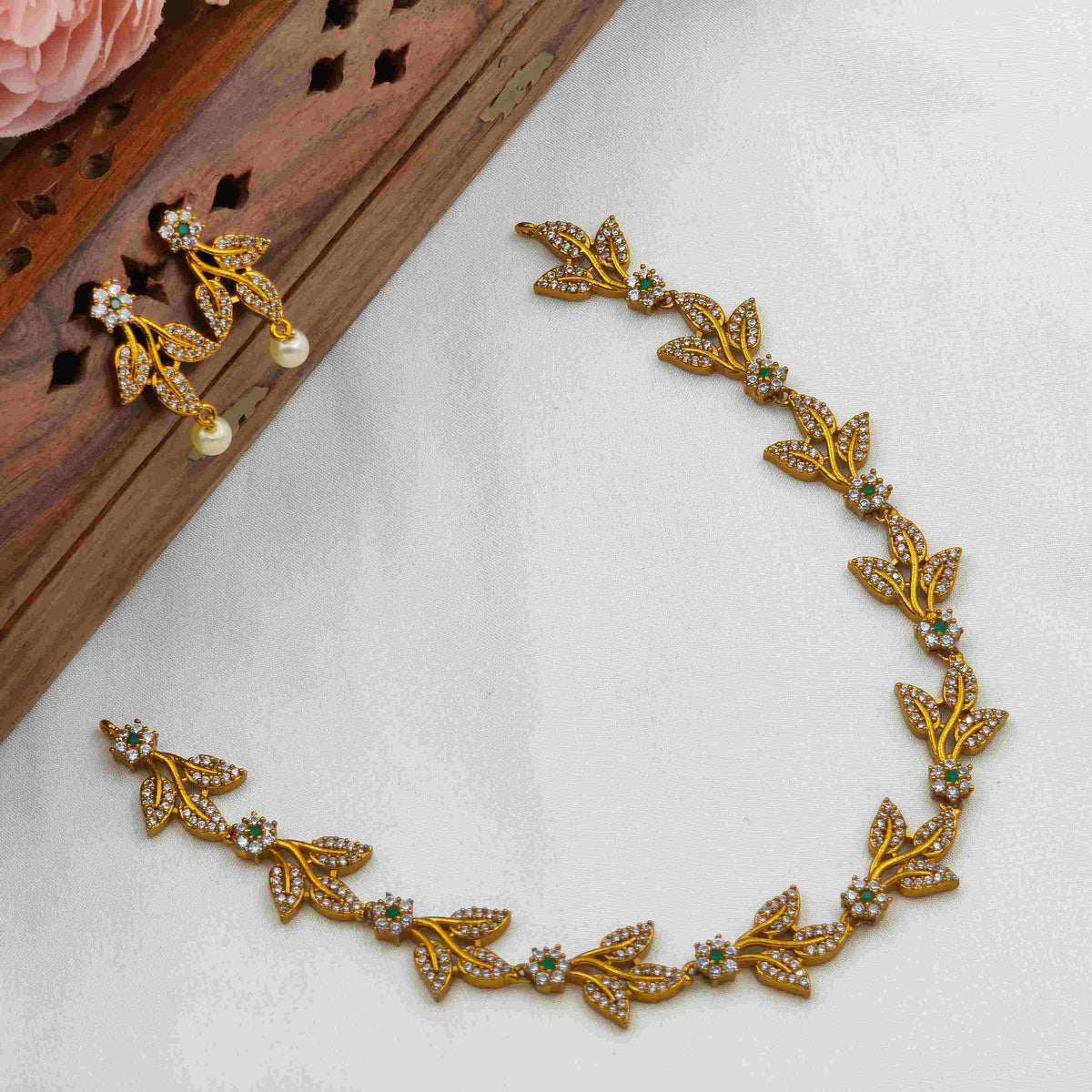 Leaf necklace
