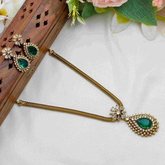 Green teardrop necklace