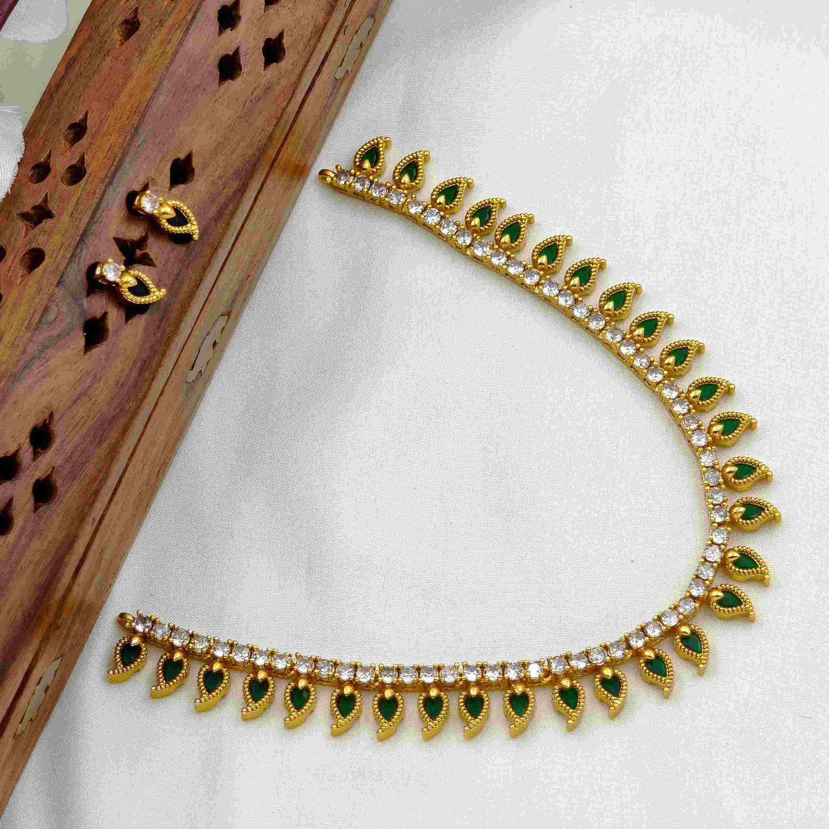 Palakka mango necklace