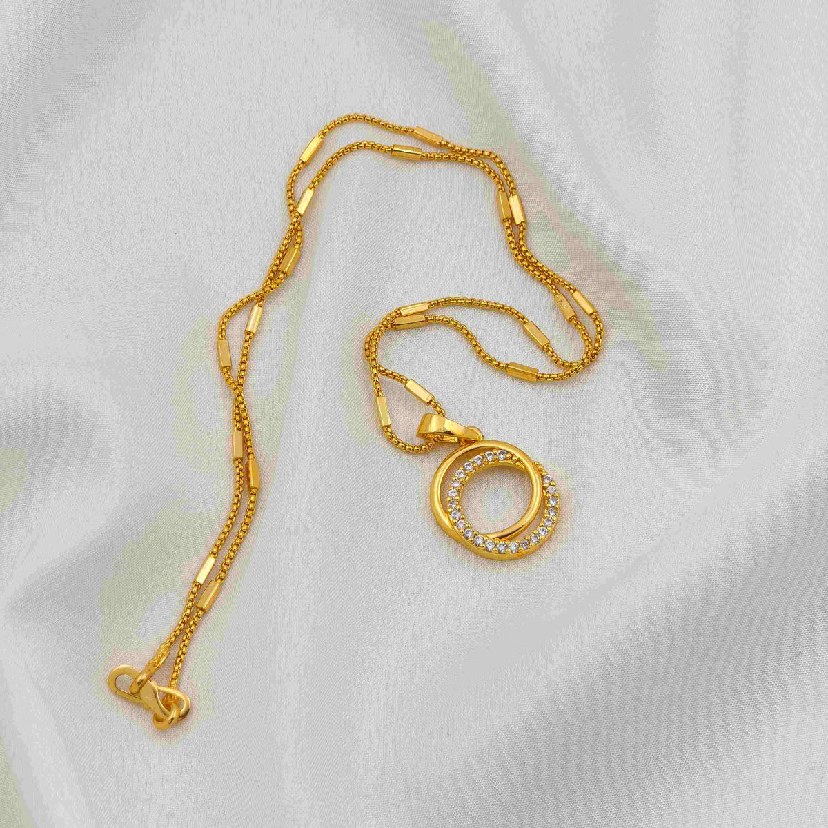 Ring pendent with chain