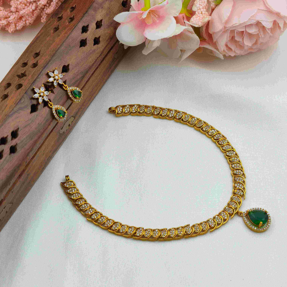 Green Diamond stone necklace